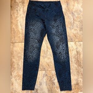 Womens Hue Animal Game Changing Denim Stretch Leggings Medium Wash Size M